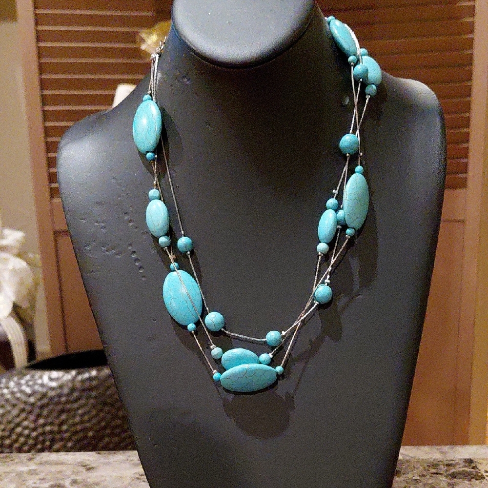 Elegant Turquoise Stone Beaded Necklace.